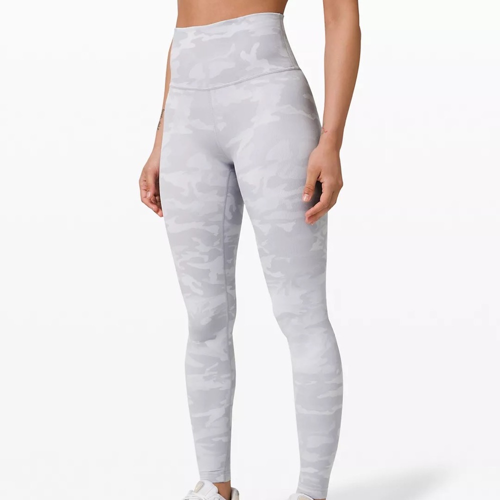 Wunder Under High-Rise Tight 28" 
Luxtreme